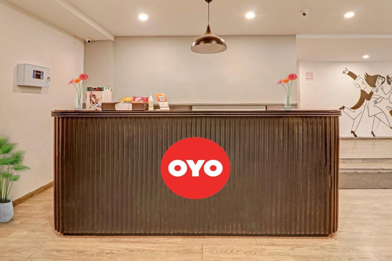 Oyo Townhouse 251 Richmond Circle Hotell Bangalore Exteriör bild