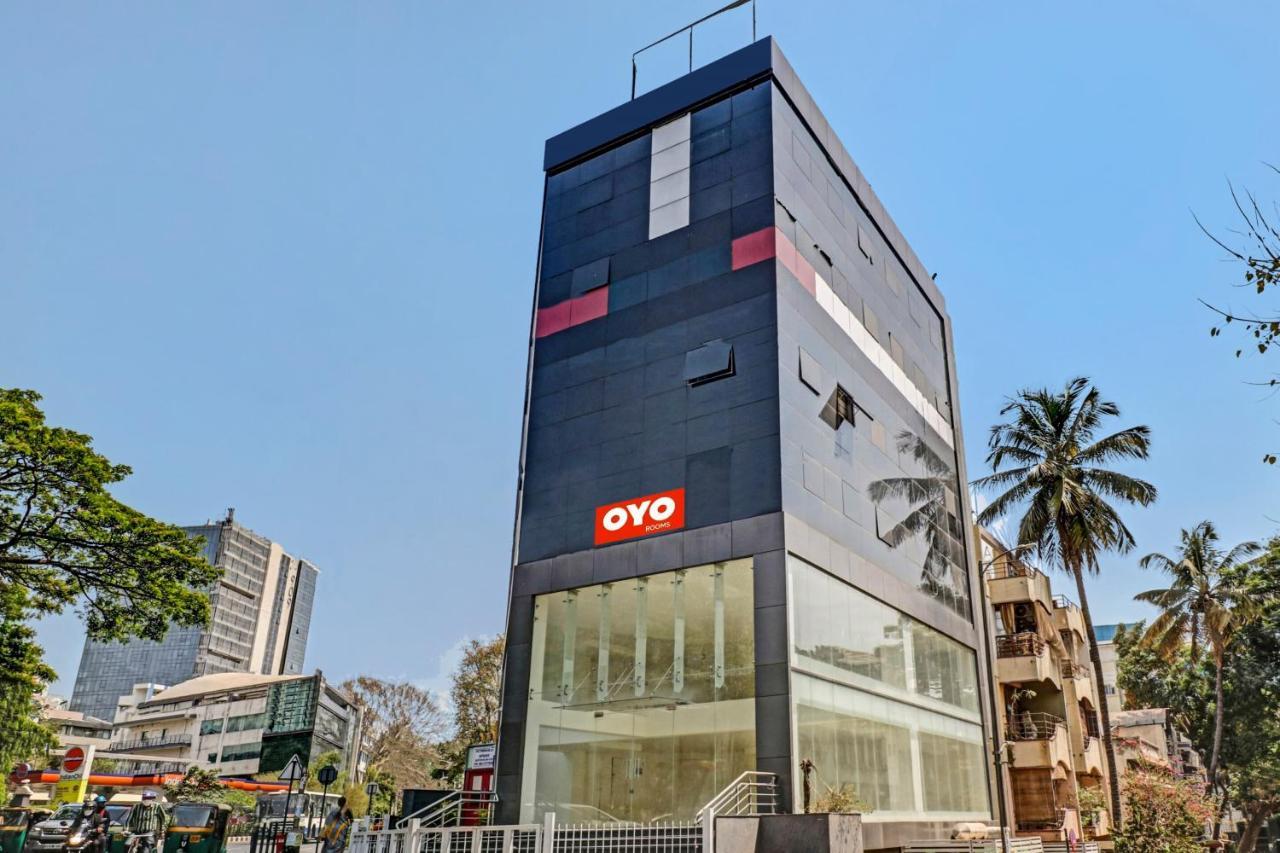 Oyo Townhouse 251 Richmond Circle Hotell Bangalore Exteriör bild