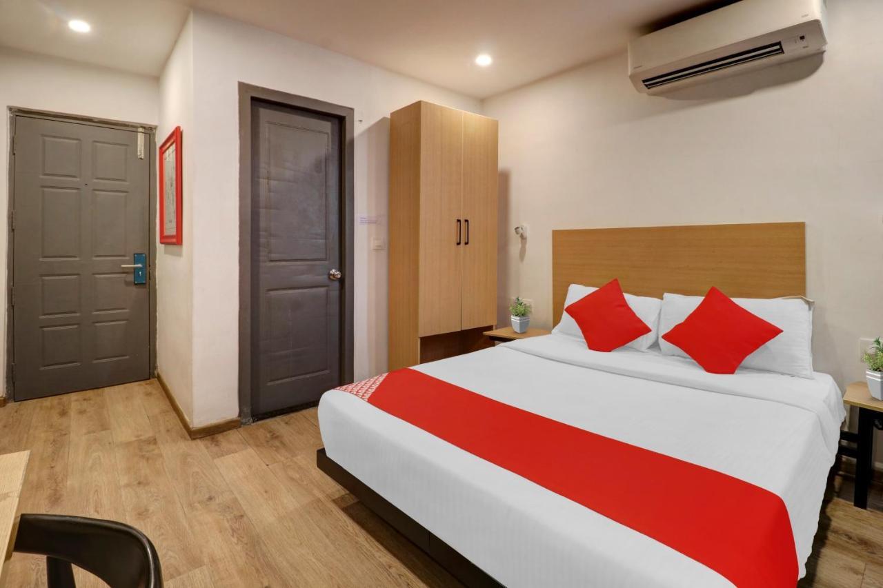 Oyo Townhouse 251 Richmond Circle Hotell Bangalore Exteriör bild