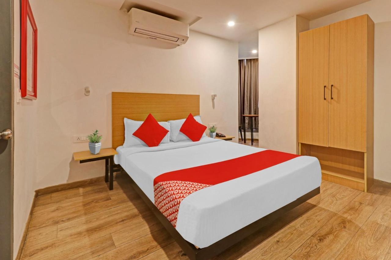 Oyo Townhouse 251 Richmond Circle Hotell Bangalore Exteriör bild